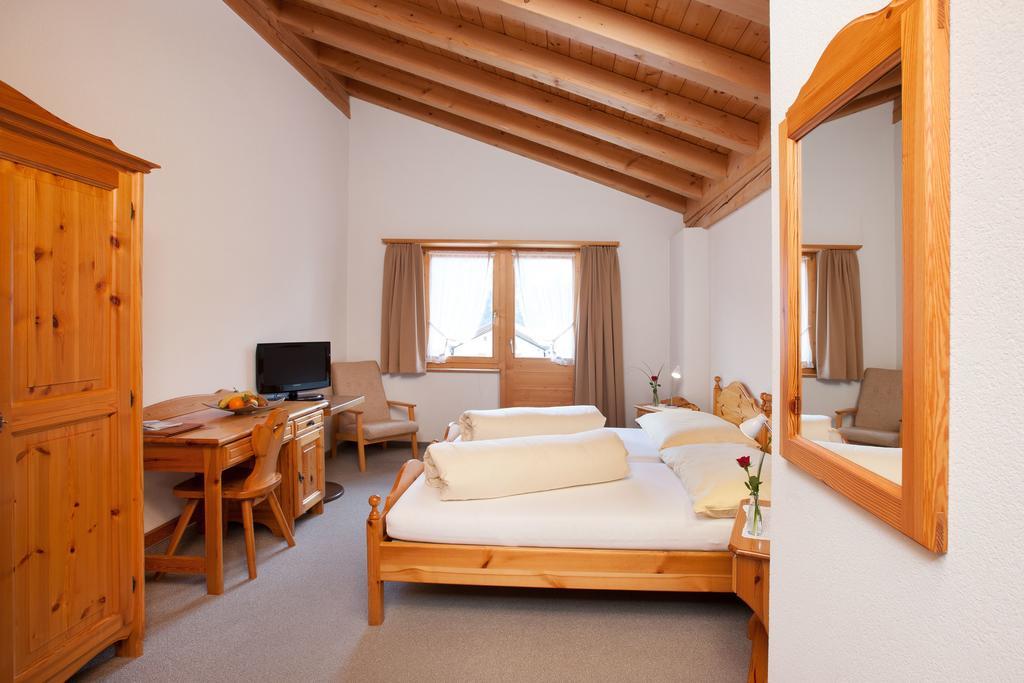 Hotel Pez Regina Lumbrein Quarto foto