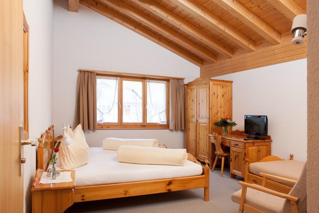 Hotel Pez Regina Lumbrein Quarto foto