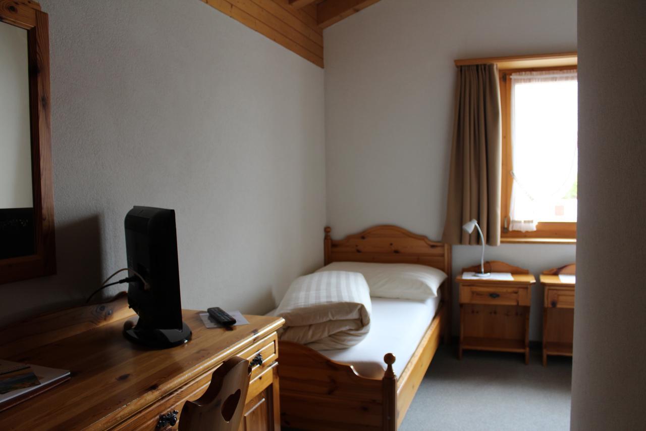 Hotel Pez Regina Lumbrein Quarto foto